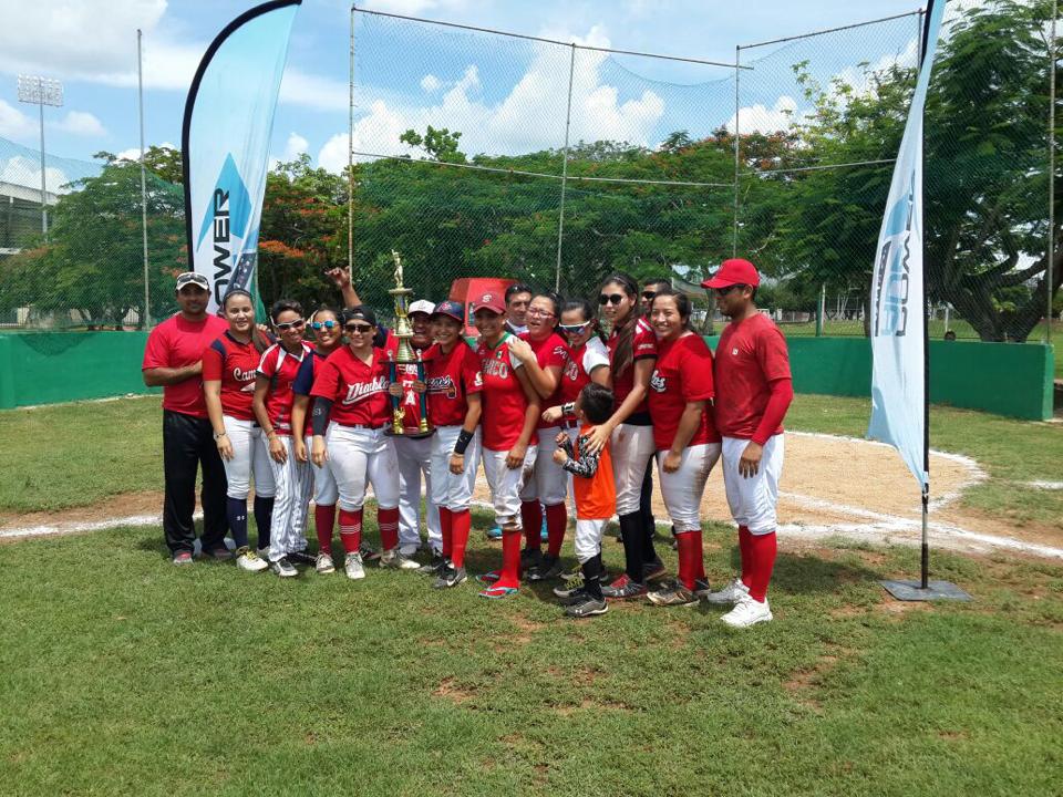 Bucaneras, primeras campeonas del beisbol femenil en Yucatán
